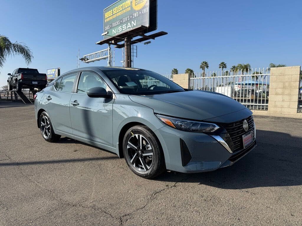 2025 Nissan Sentra SV FWD