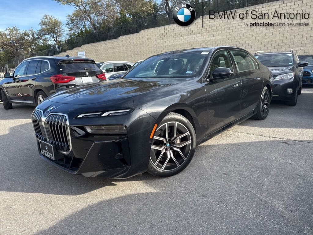 2023 BMW 7 Series 740i RWD