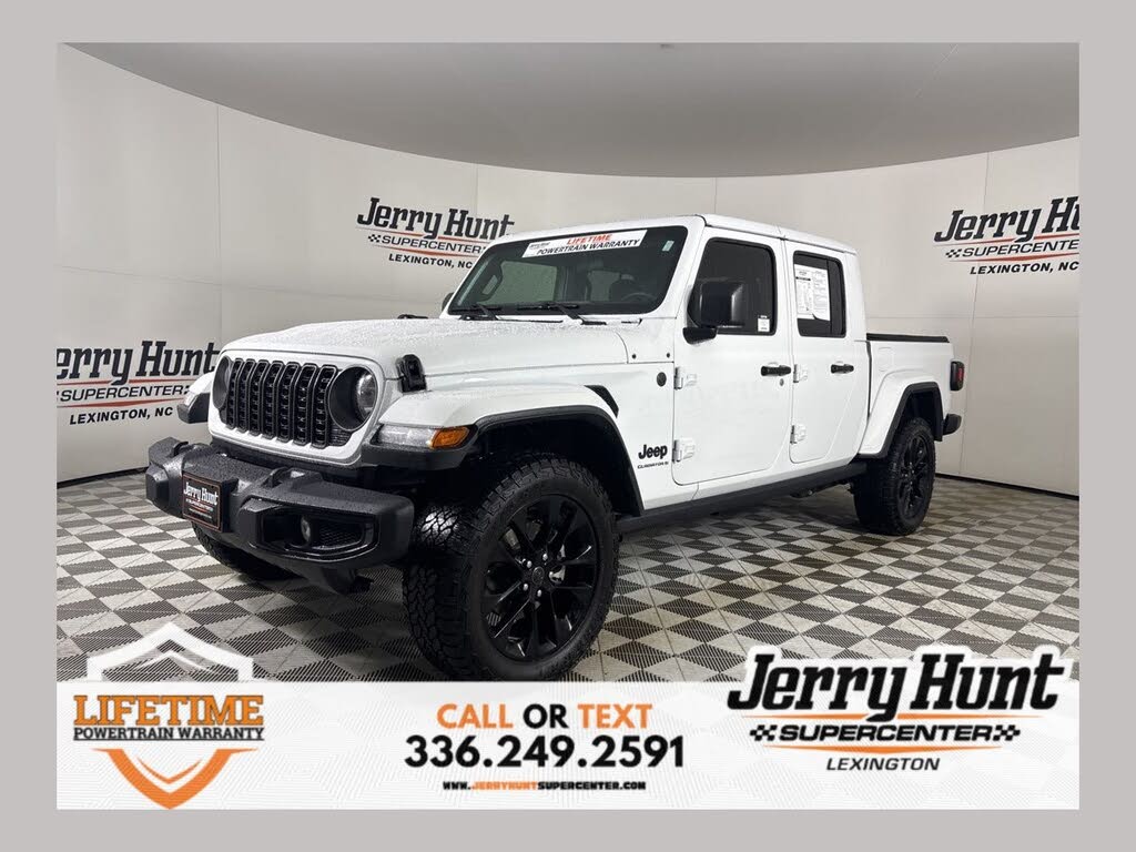 2025 Jeep Gladiator NightHawk Crew Cab 4WD