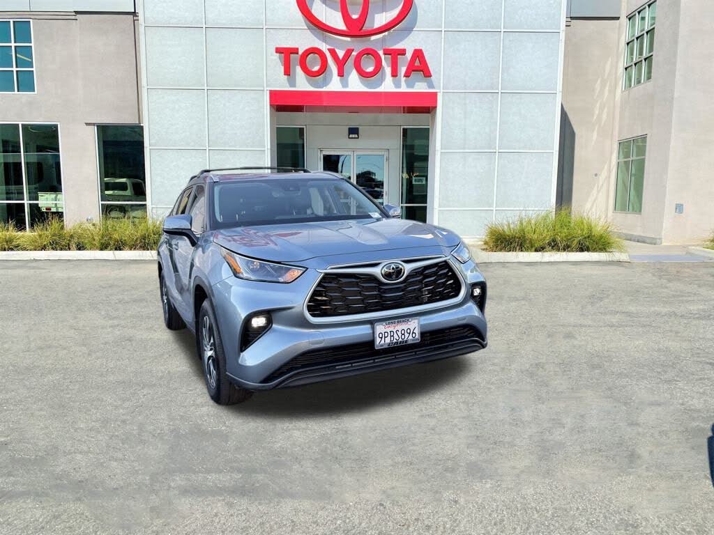 2024 Toyota Highlander XLE FWD