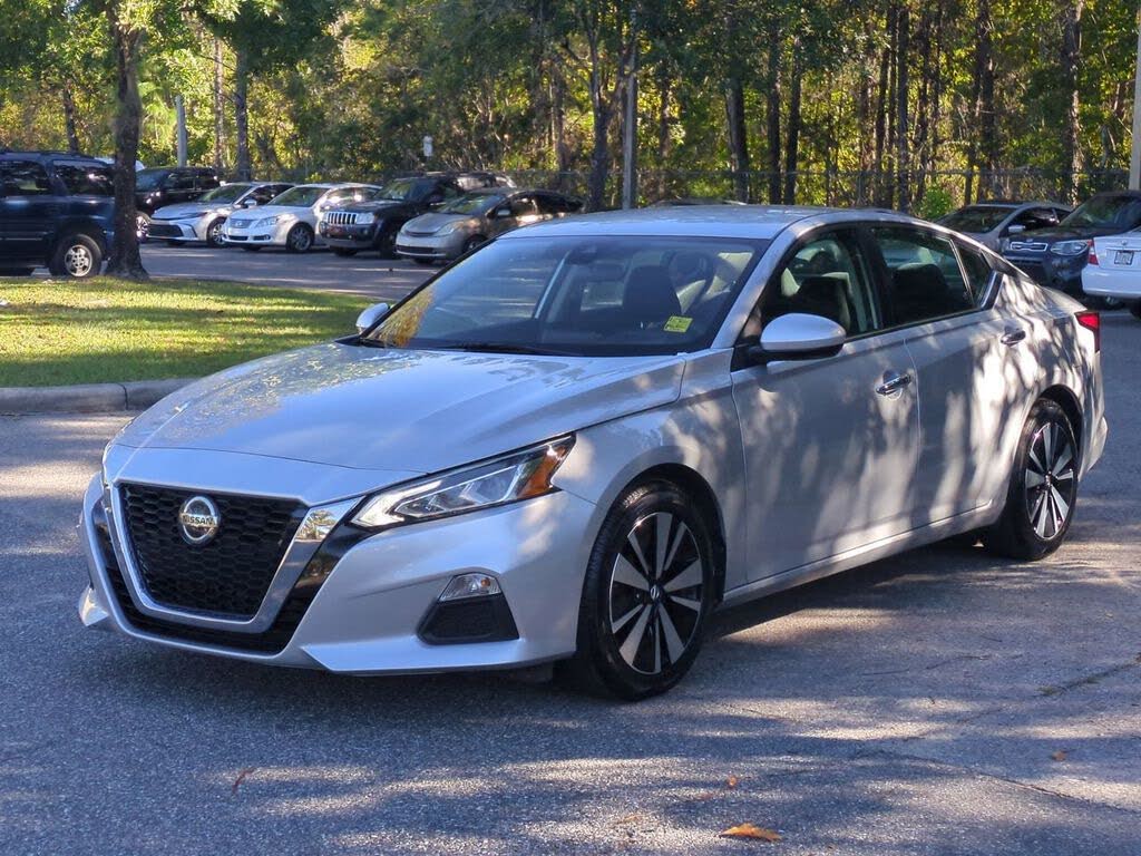 2022 Nissan Altima 2.5 SV FWD