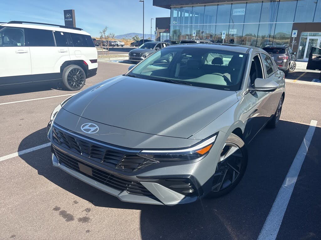 2024 Hyundai Elantra SEL FWD