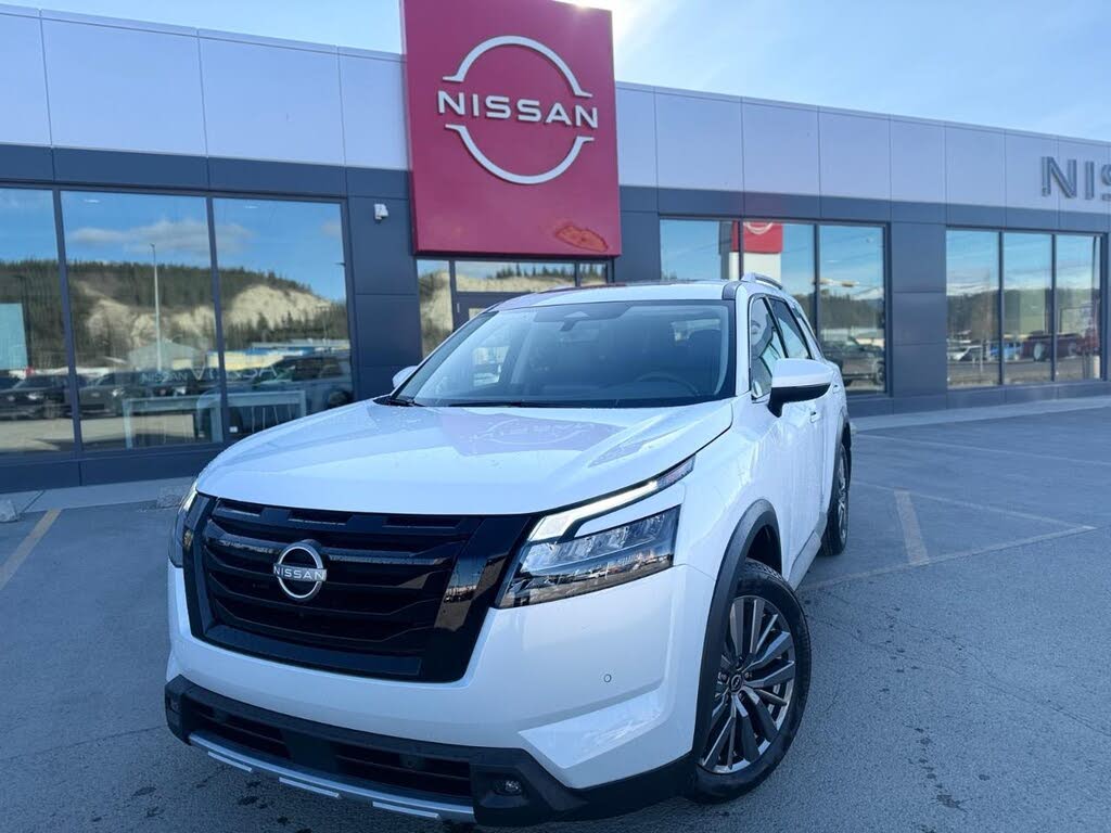 2025 Nissan Pathfinder SL 4WD