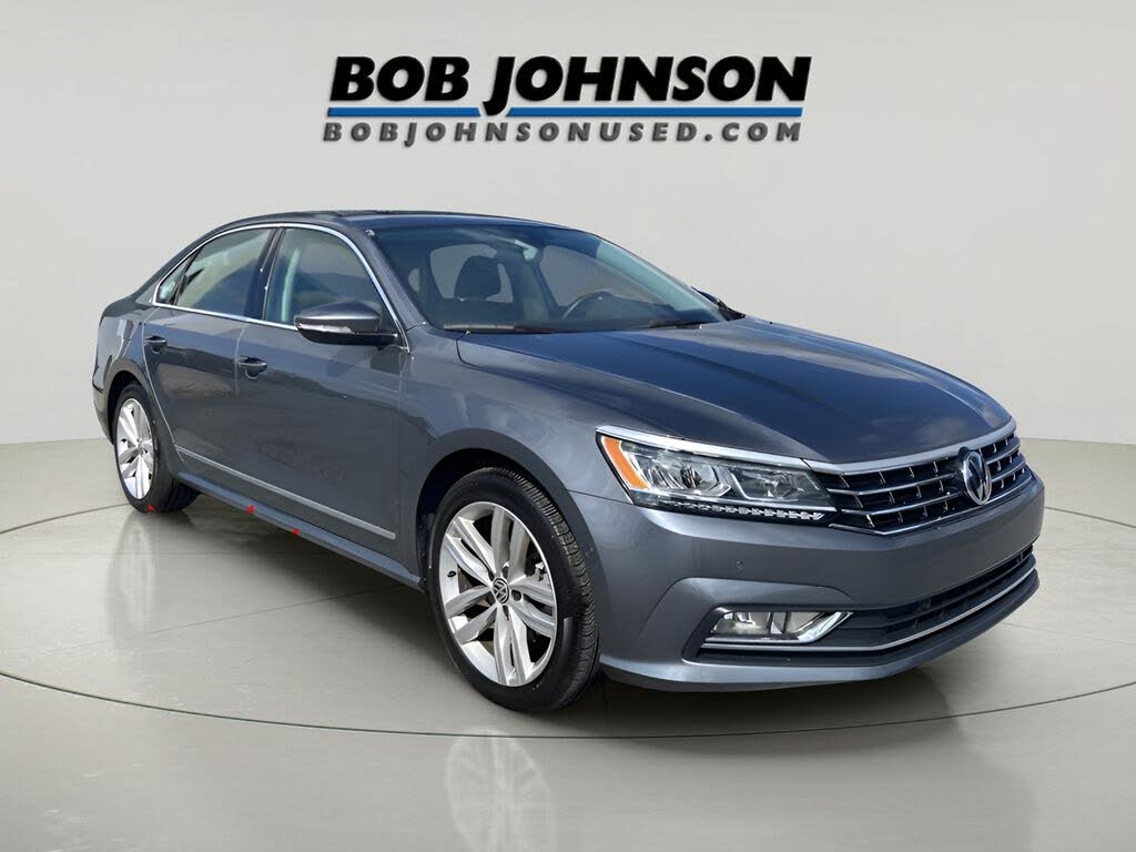 2018 Volkswagen Passat 2.0T SEL Premium FWD