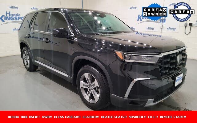 2023 Honda Pilot EX-L AWD with Captains Chairs