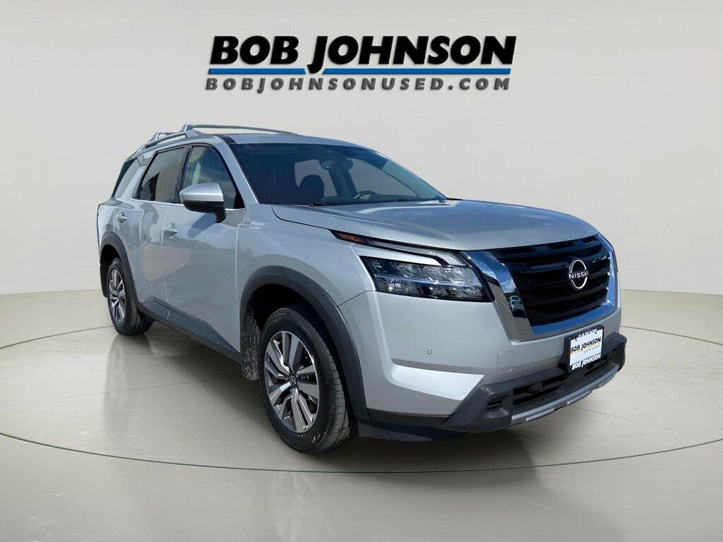 2023 Nissan Pathfinder SL 4WD