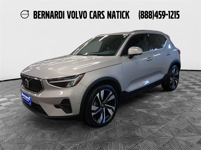 2023 Volvo XC40 B5 Plus Bright Theme AWD