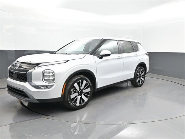 2025 Mitsubishi Outlander SE FWD