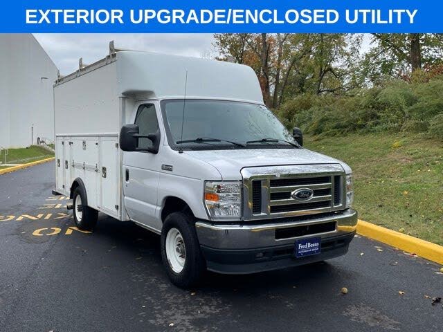 2022 Ford E-Series Chassis E-350 SD Cutaway SB RWD