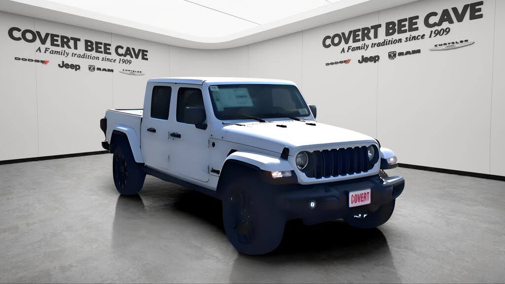 2025 Jeep Gladiator NightHawk Crew Cab 4WD