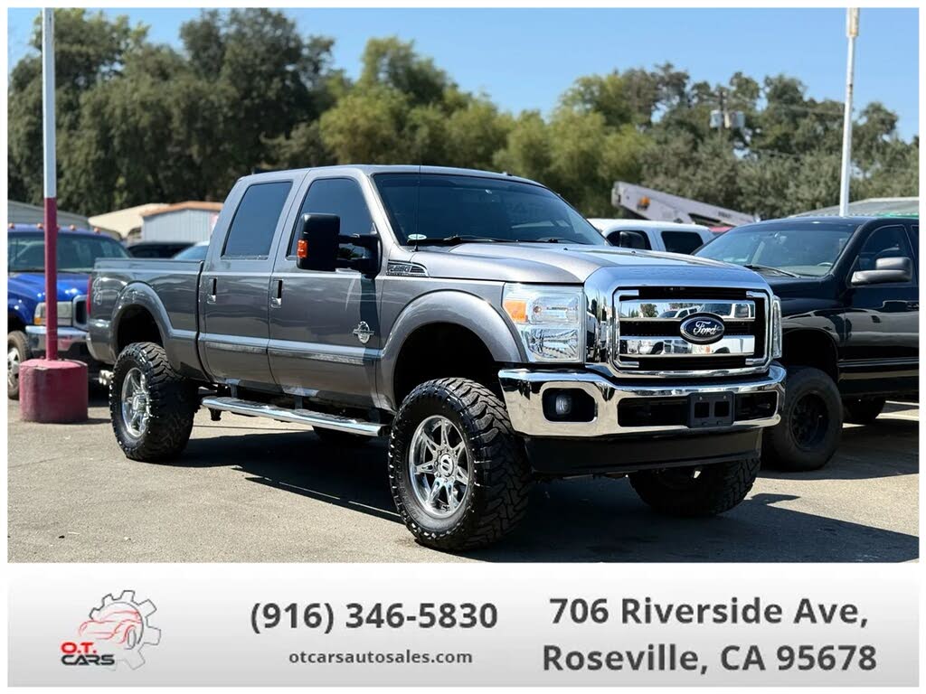 2011 Ford F-250 Super Duty Lariat Crew Cab 4WD
