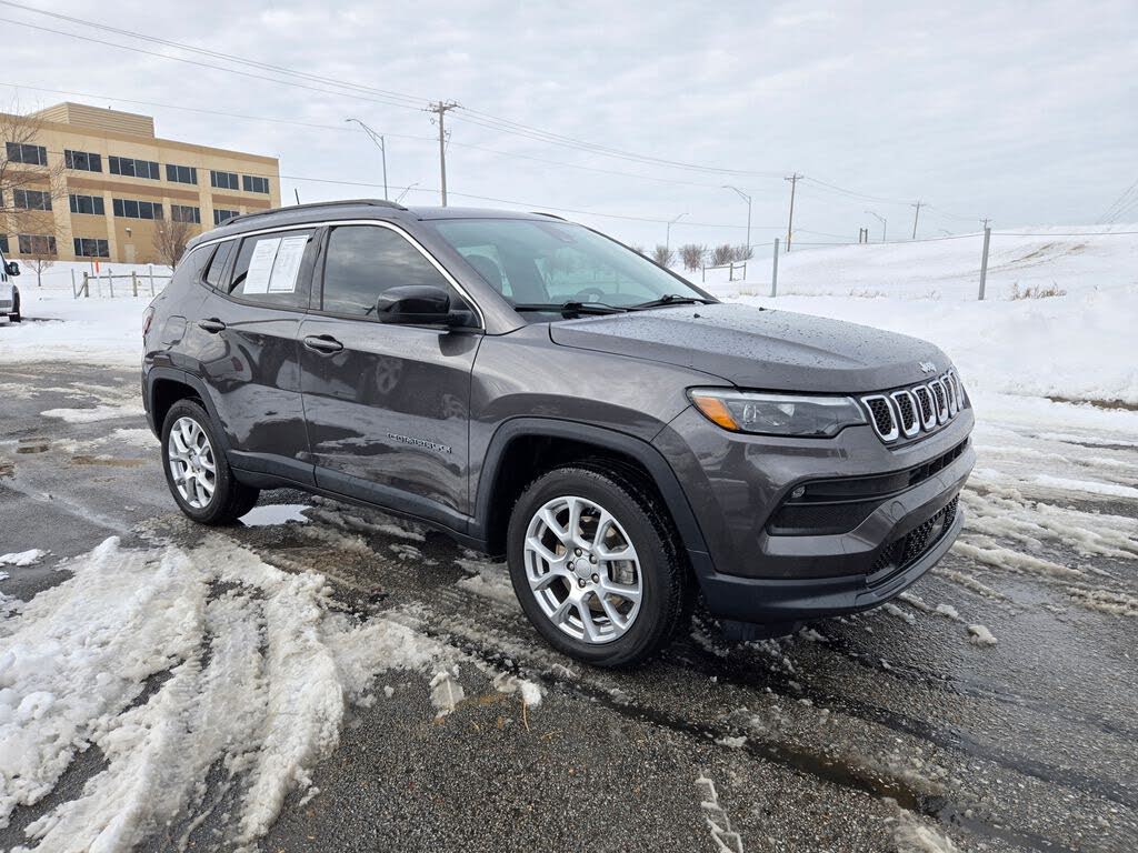 2023 Jeep Compass Latitude Lux 4WD