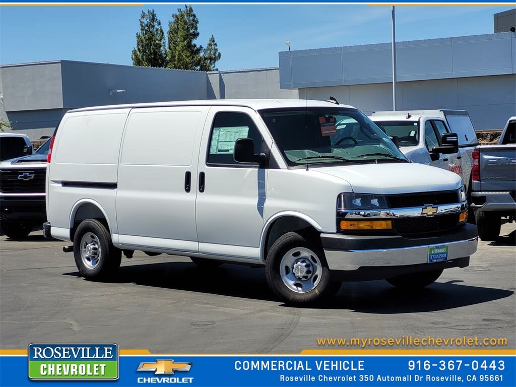 2025 Chevrolet Express Cargo 2500 RWD