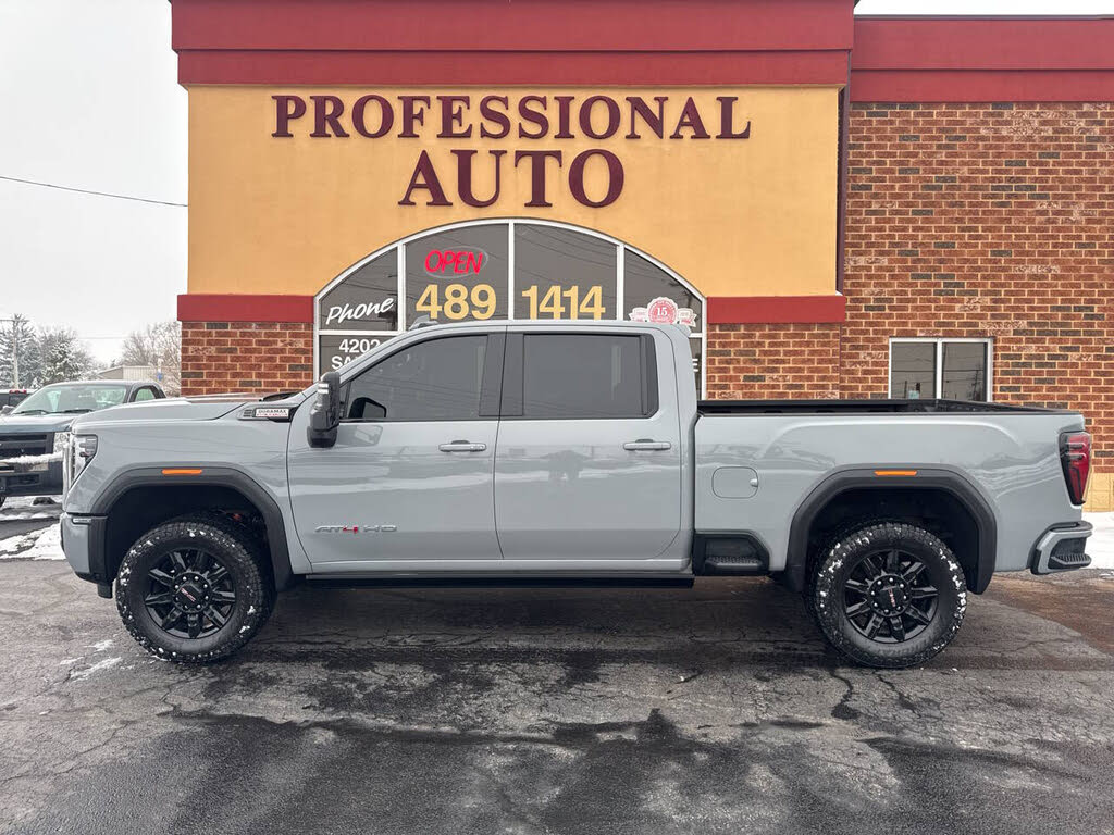 2025 GMC Sierra 2500HD AT4 Crew Cab 4WD