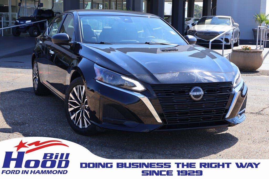 2024 Nissan Altima 2.5 SV FWD