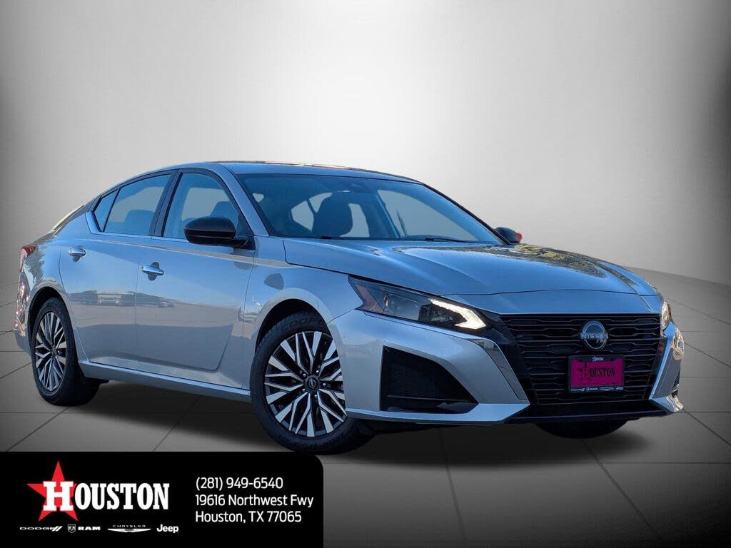 2024 Nissan Altima 2.5 SV FWD