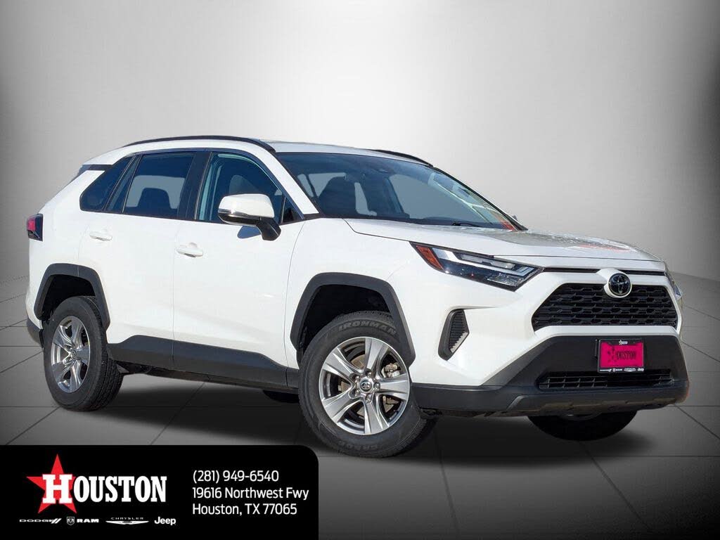 2024 Toyota RAV4 XLE FWD