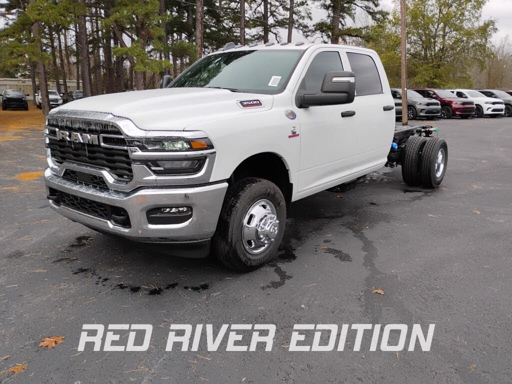 2026 RAM 3500 Chassis Tradesman Crew Cab LB DRW 4WD