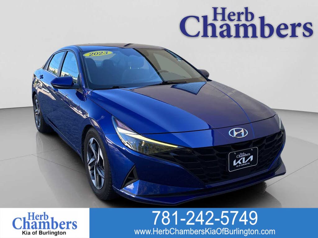 2023 Hyundai Elantra SEL FWD