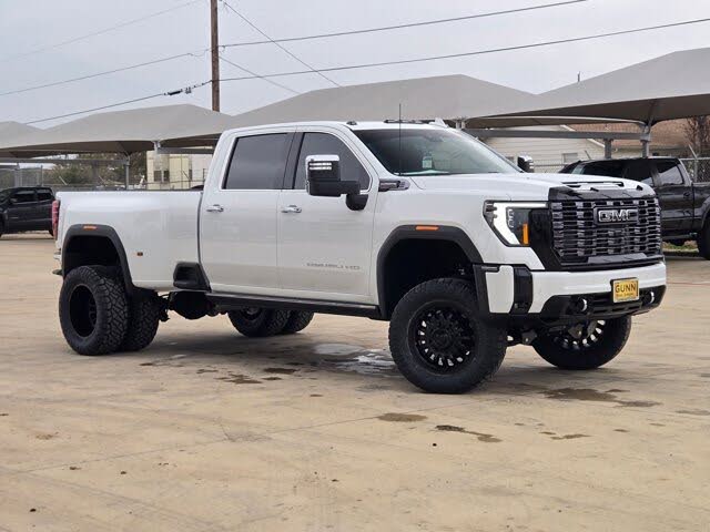 2025 GMC Sierra 3500HD Denali Ultimate Crew Cab 4WD