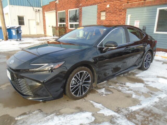 2025 Toyota Camry XLE FWD