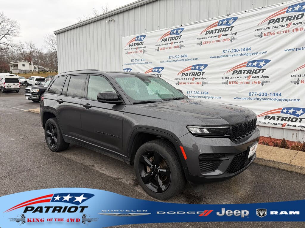 2023 Jeep Grand Cherokee Altitude 4WD