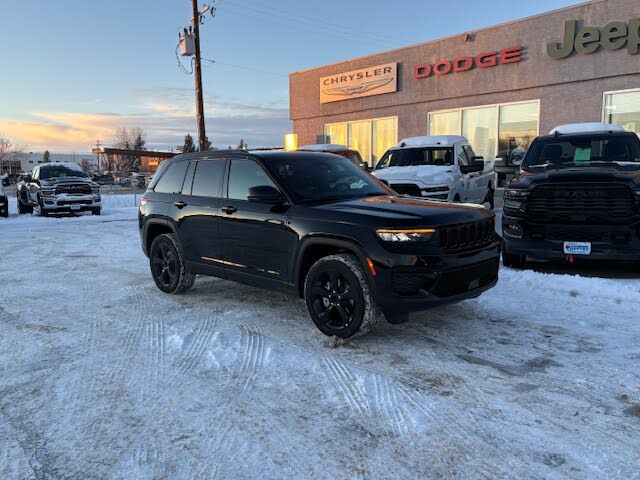 2025 Jeep Grand Cherokee Altitude 4WD