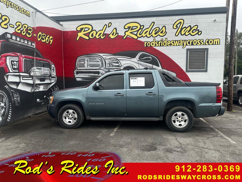 2011 Chevrolet Avalanche LT RWD