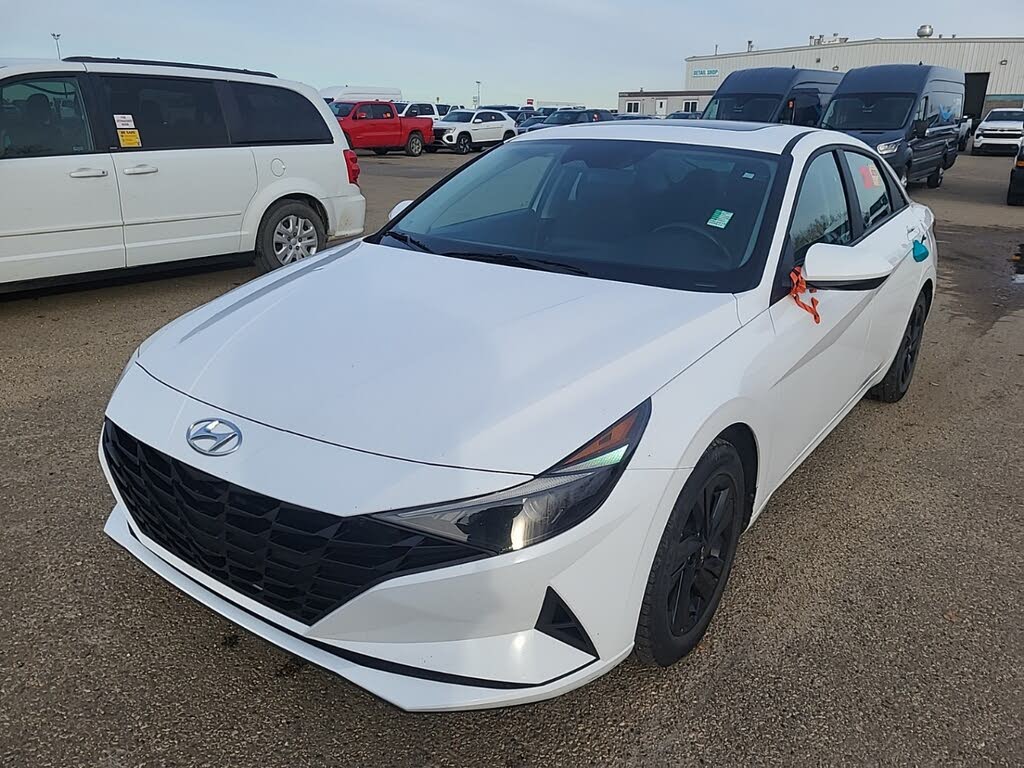 Hyundai Elantra Preferred FWD 2023