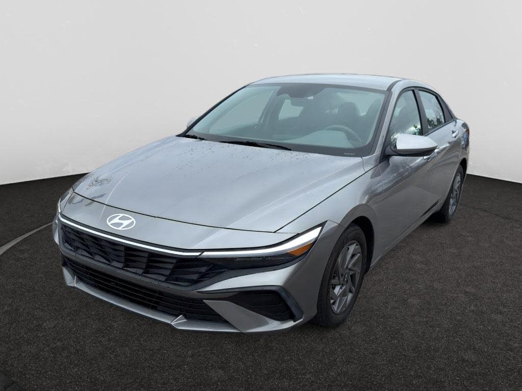 2024 Hyundai Elantra SEL FWD