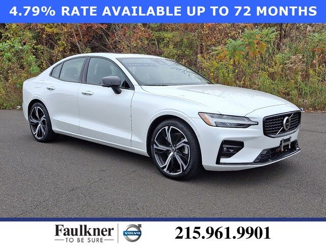 2024 Volvo S60 B5 Plus Dark Theme AWD