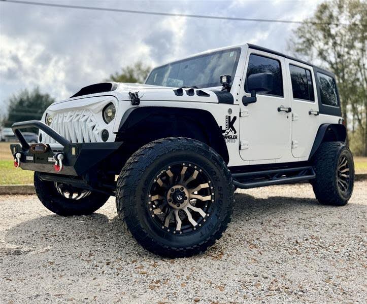 2013 Jeep Wrangler Unlimited Sahara 4WD