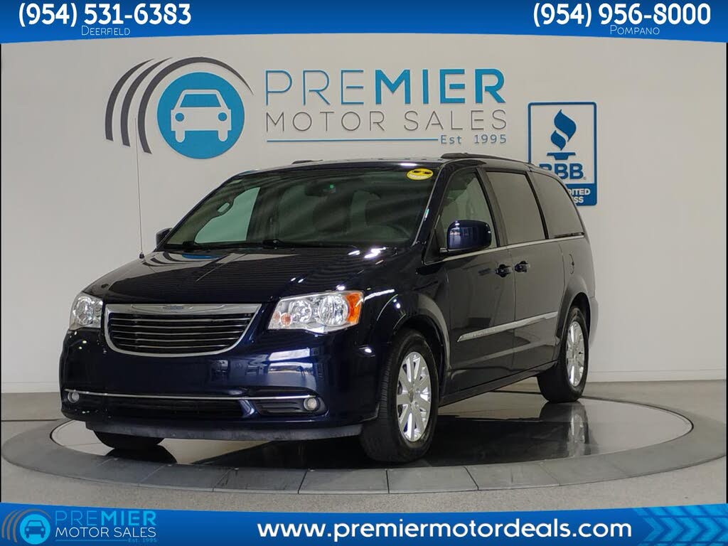 2016 Chrysler Town & Country Touring FWD