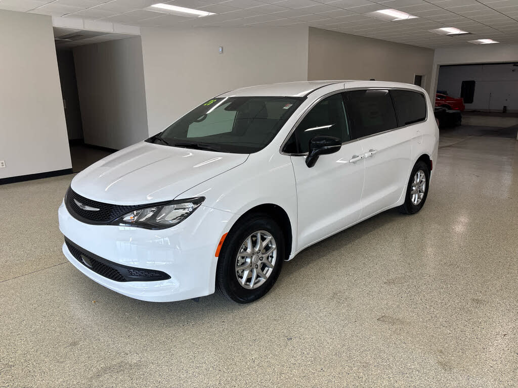 2026 Chrysler Voyager LX FWD