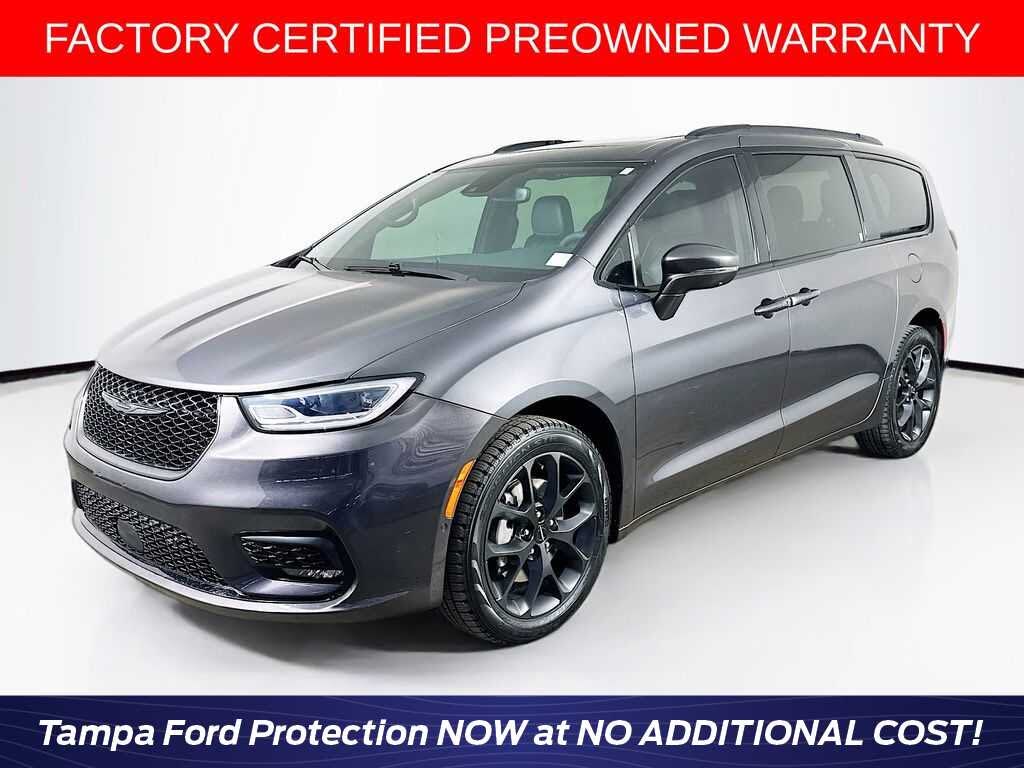 2022 Chrysler Pacifica Limited AWD