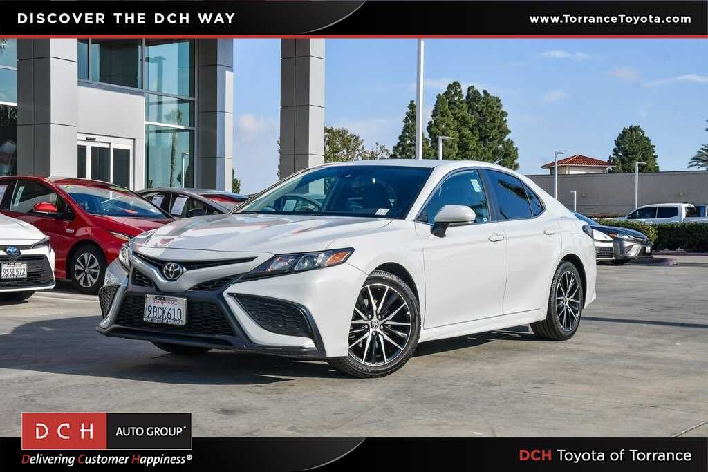 2022 Toyota Camry SE FWD