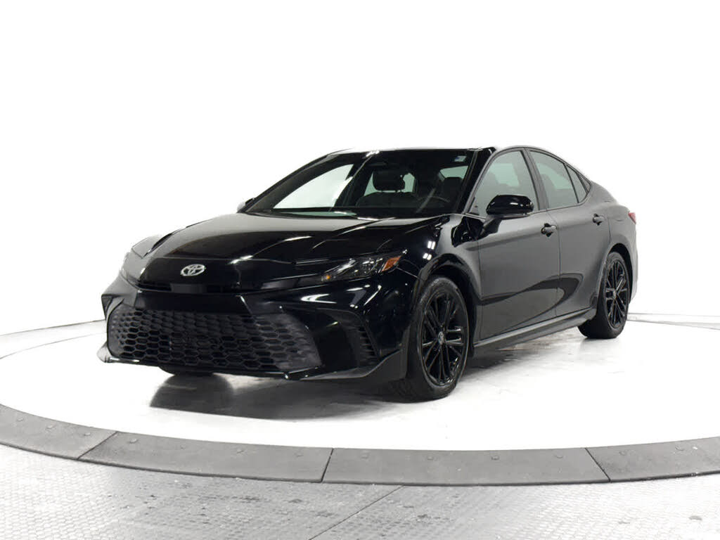 2025 Toyota Camry SE FWD