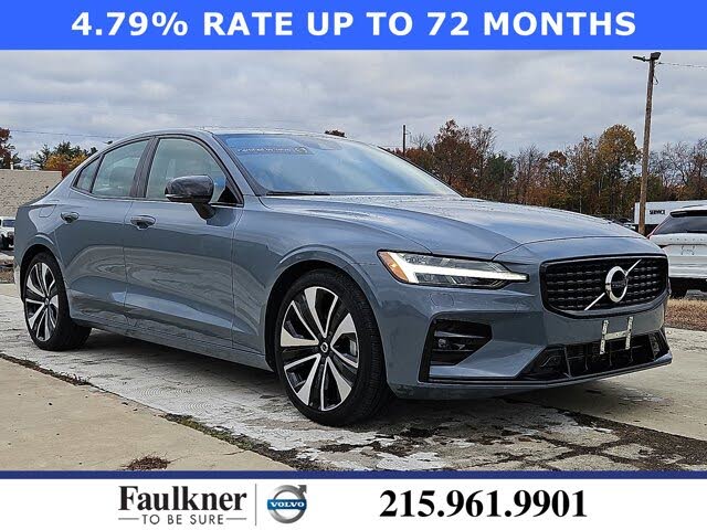 2022 Volvo S60 B5 Momentum AWD