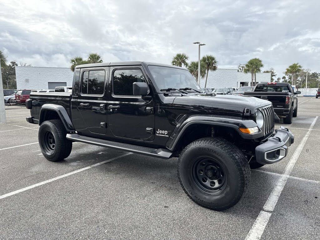 2021 Jeep Gladiator Overland Crew Cab 4WD