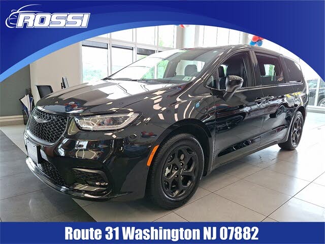 2023 Chrysler Pacifica Hybrid Touring L FWD