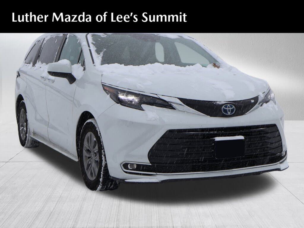 2024 Toyota Sienna XLE 7-Passenger FWD