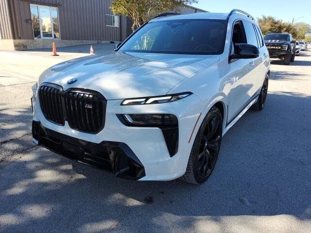 2025 BMW X7 M60i AWD
