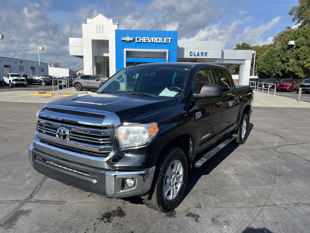 2017 Toyota Tundra SR5 CrewMax 5.7L FFV 4WD