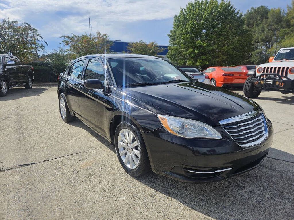 2013 Chrysler 200 Touring Sedan FWD