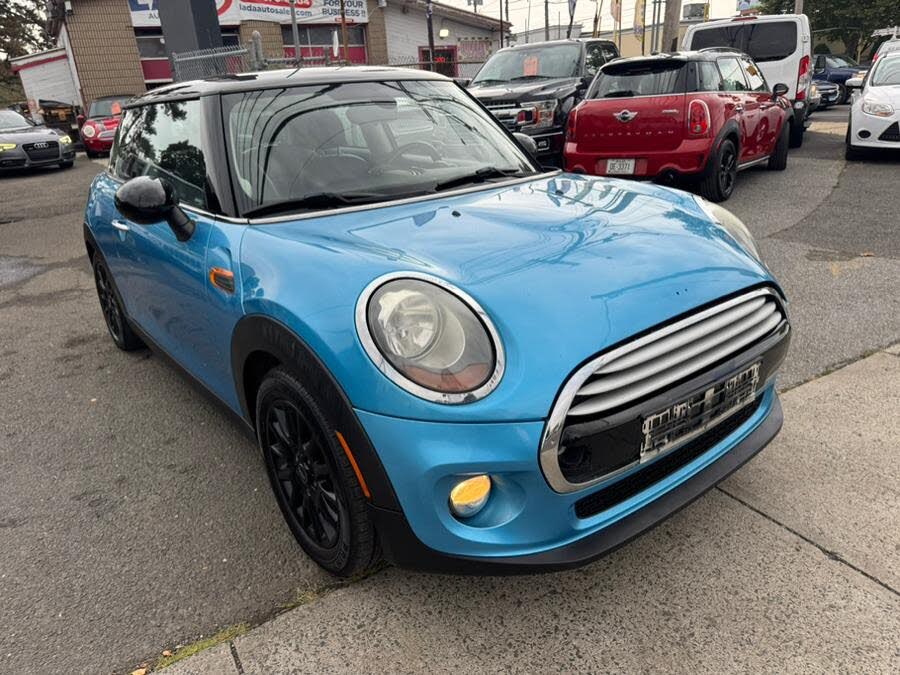 2015 MINI Cooper 2-Door Hatchback FWD