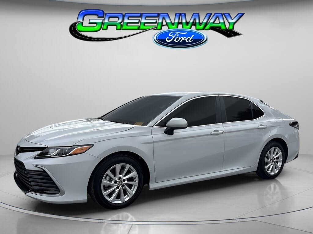 2024 Toyota Camry LE FWD