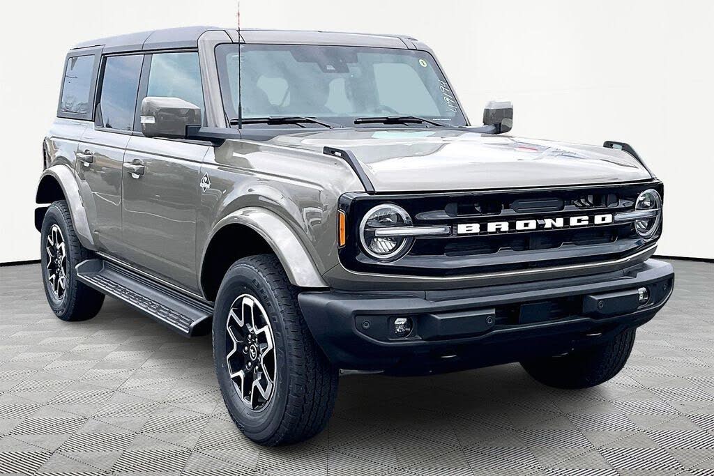 2025 Ford Bronco Outer Banks 4-Door 4WD