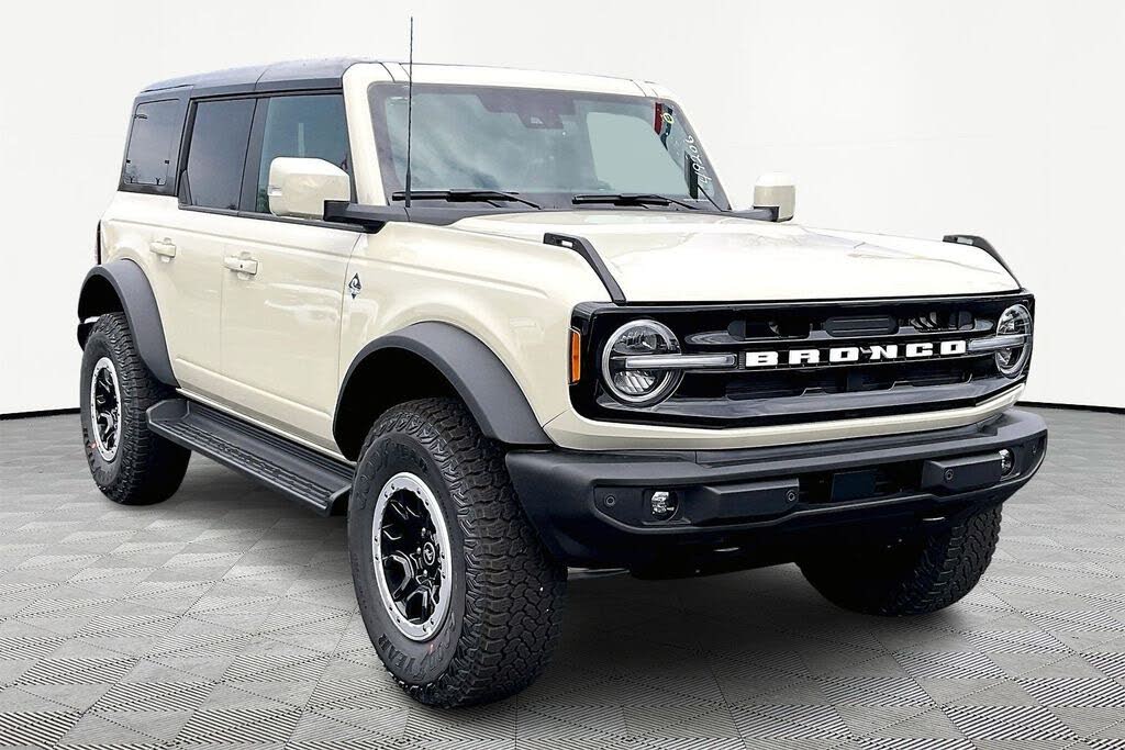 2025 Ford Bronco Outer Banks 4-Door 4WD