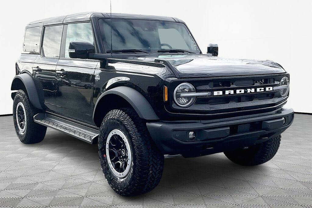 2025 Ford Bronco Outer Banks 4-Door 4WD