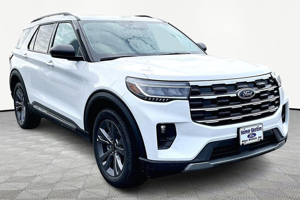 2025 Ford Explorer Active AWD